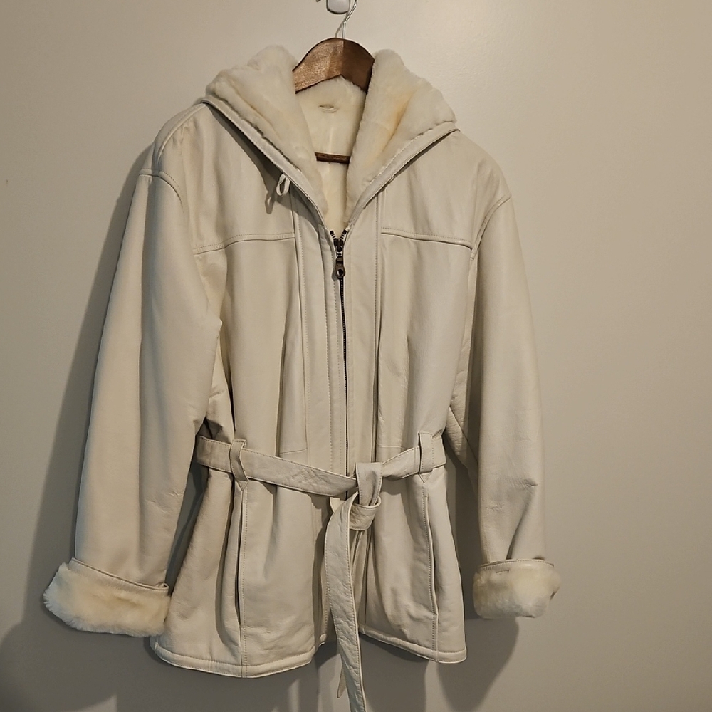 Elegant Cream Leather Teddy Jacket with Belt And Faur Lining In Cream